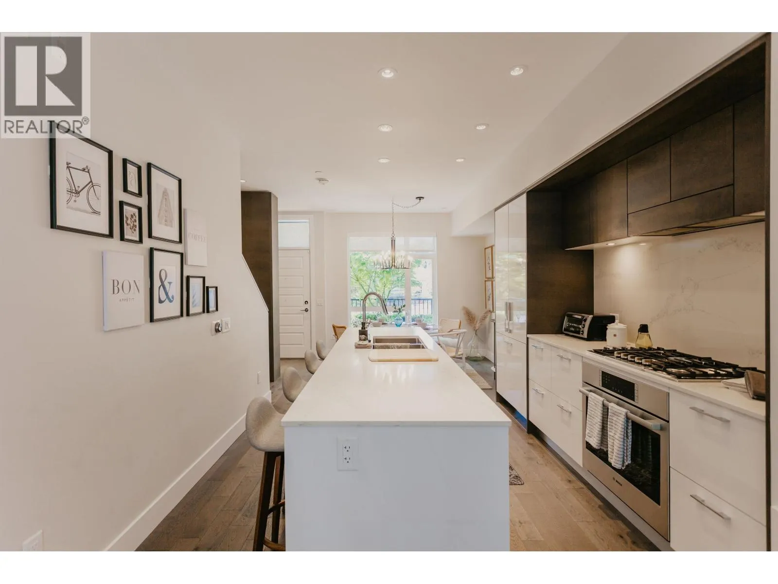7476 GRANVILLE STREET