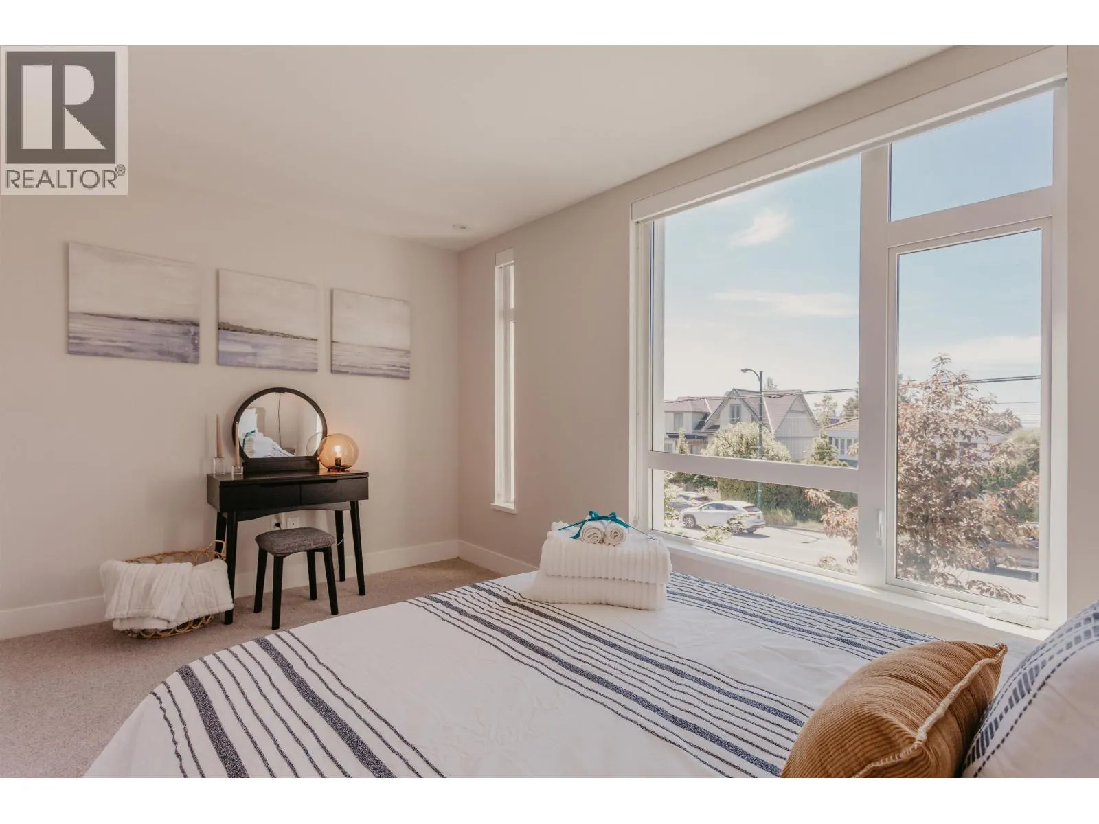 7476 GRANVILLE STREET