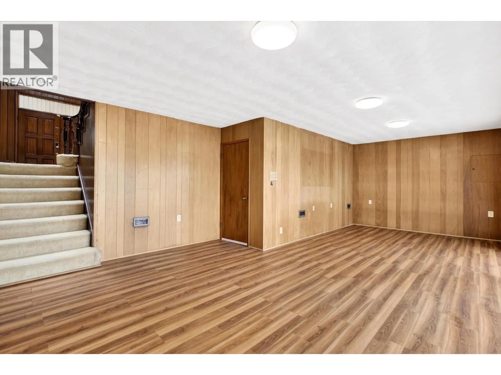 642 W 53RD AVENUE