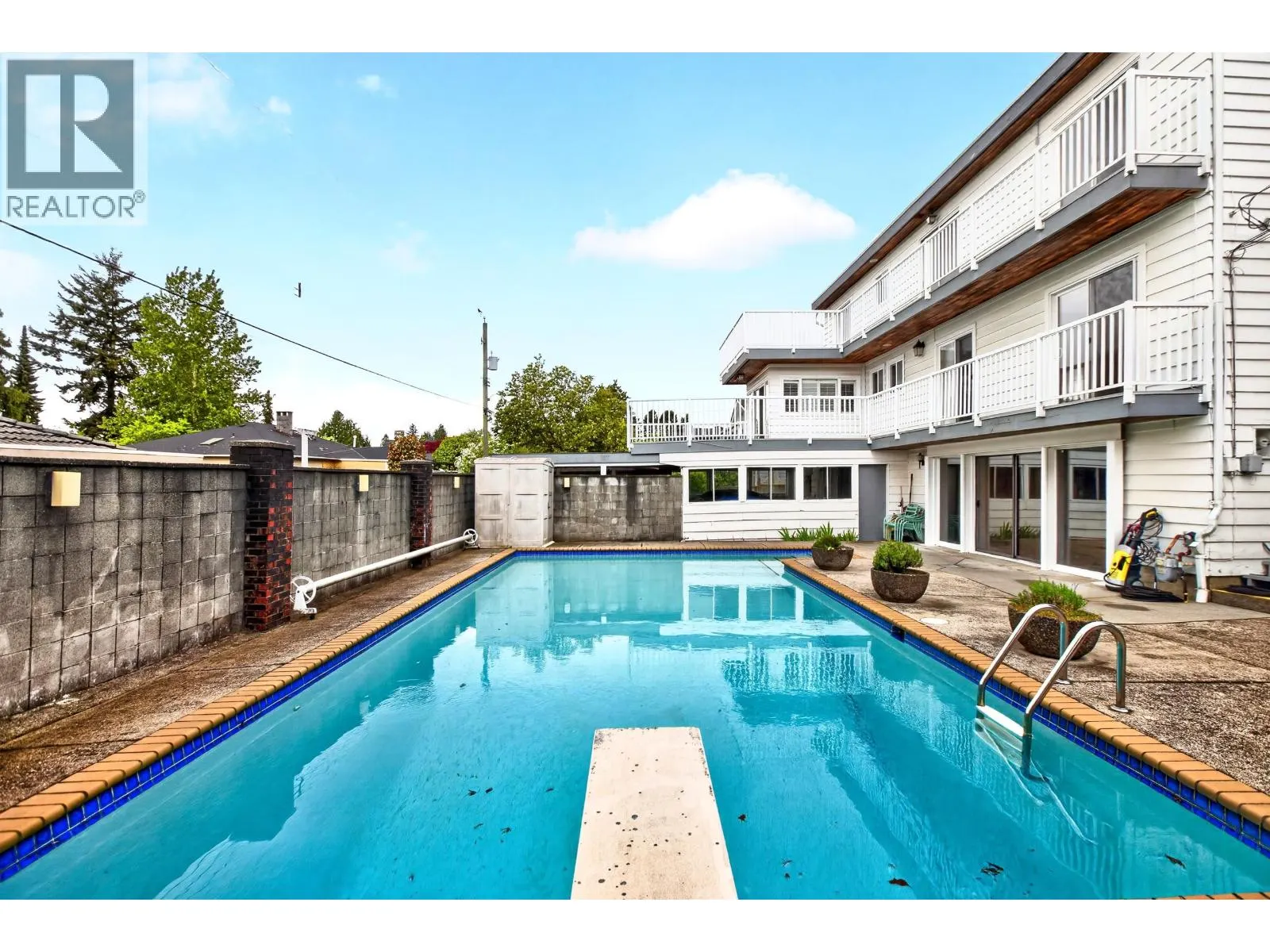 642 W 53RD AVENUE