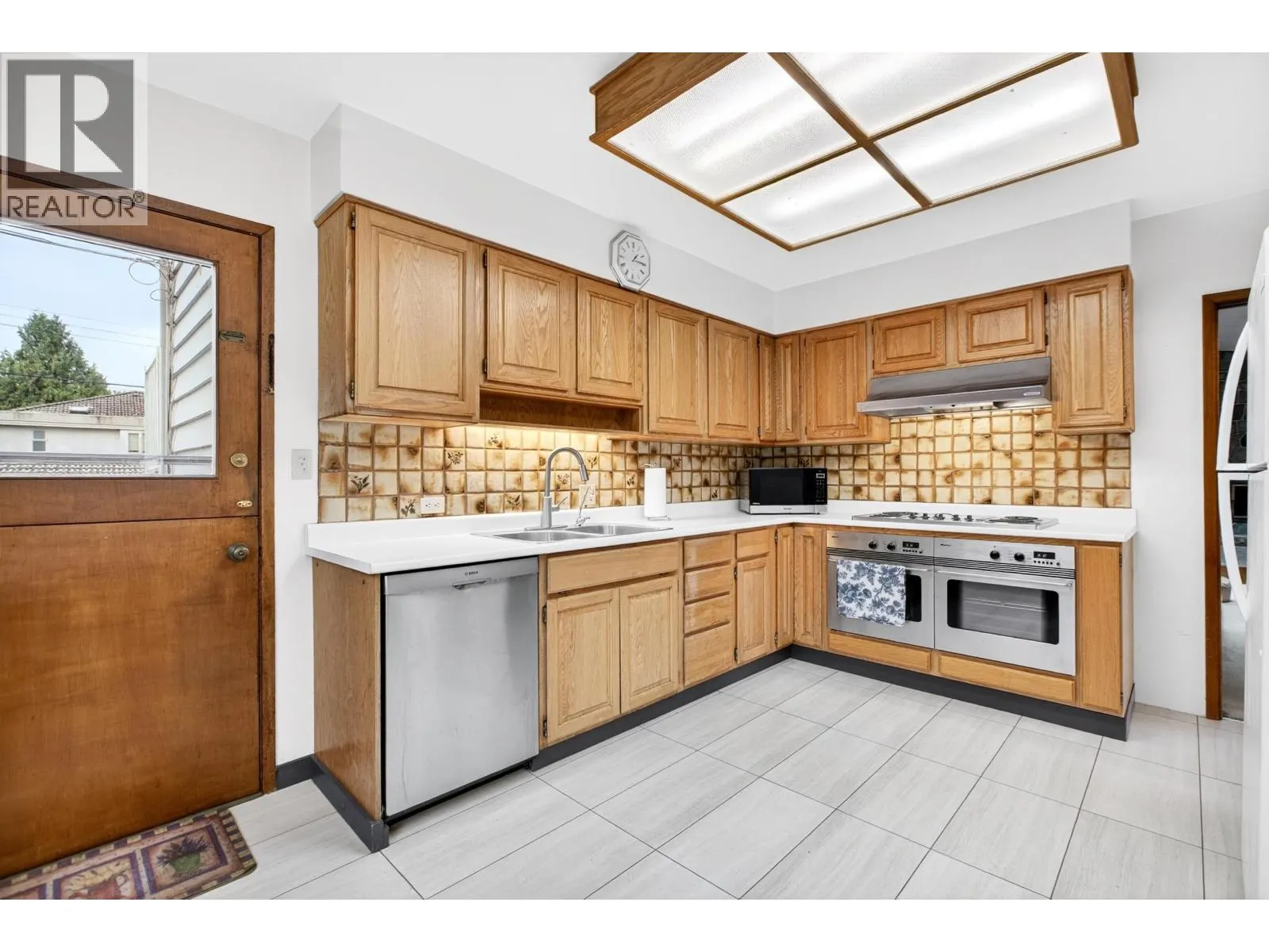 642 W 53RD AVENUE