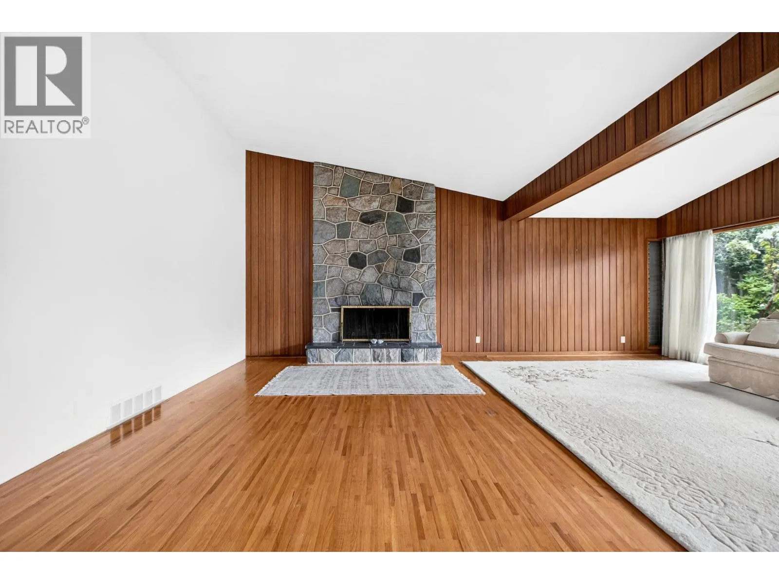642 W 53RD AVENUE