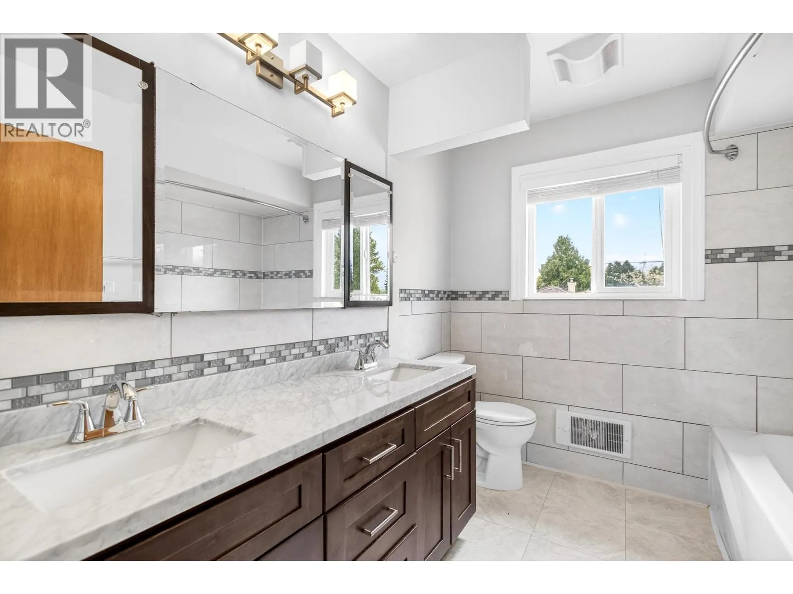 642 W 53RD AVENUE