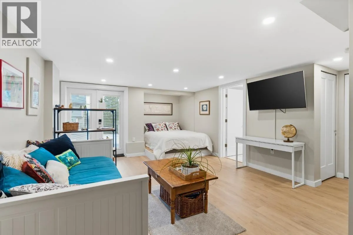 272 E OSBORNE ROAD