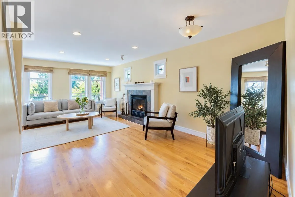 272 E OSBORNE ROAD
