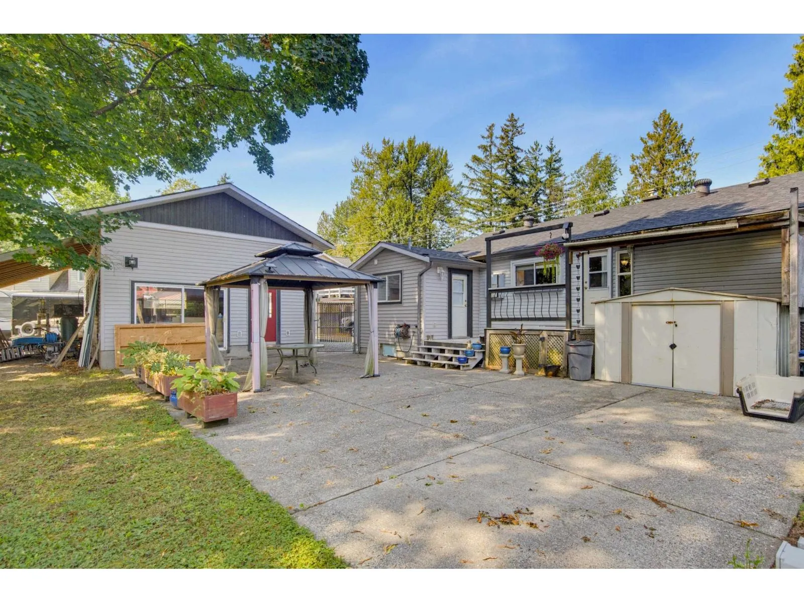 51016 YALE ROAD|Rosedale