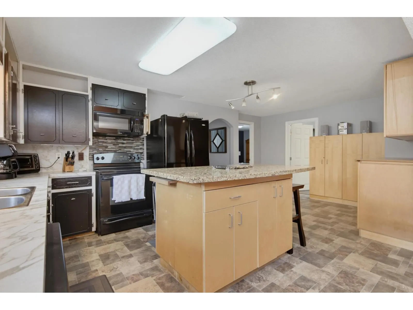 51016 YALE ROAD|Rosedale