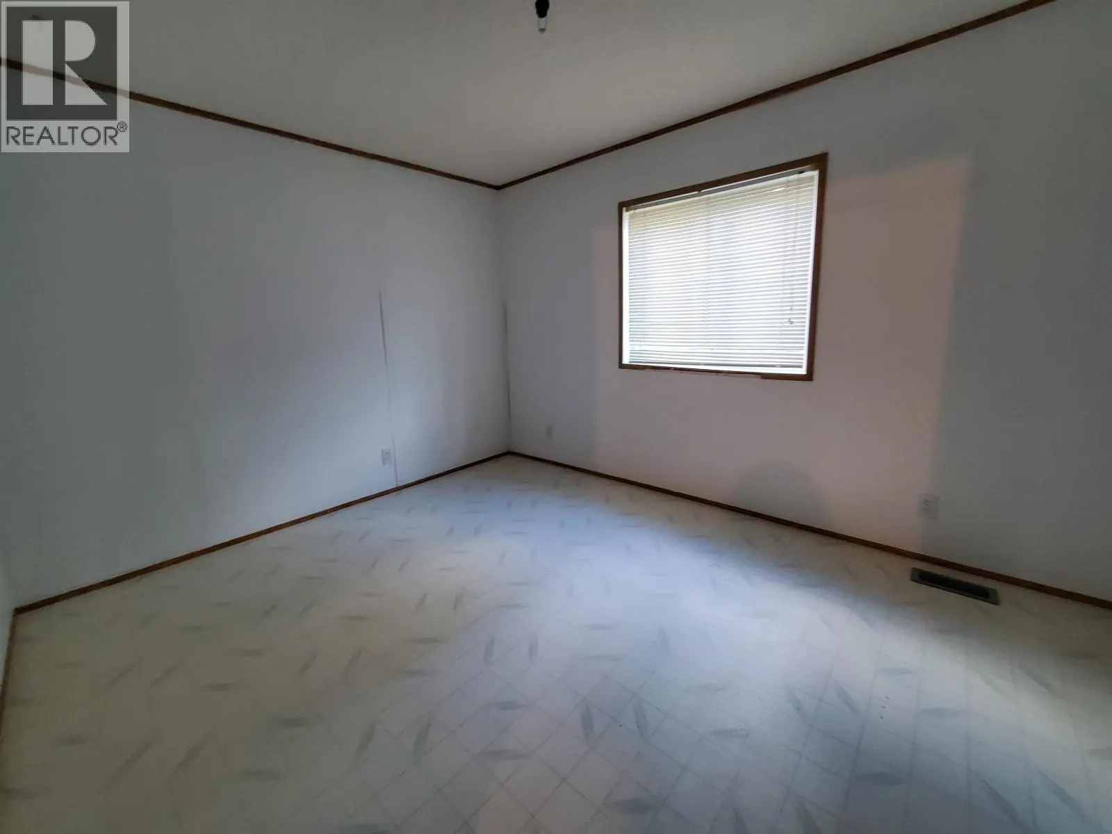2630 ROBERTA ROAD