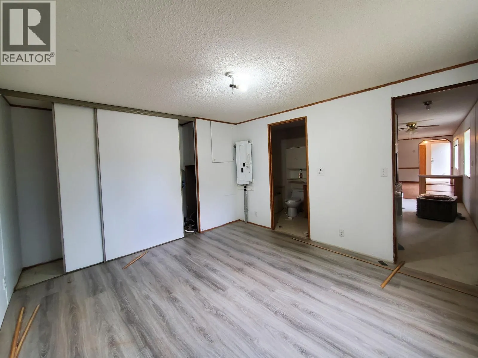 2630 ROBERTA ROAD
