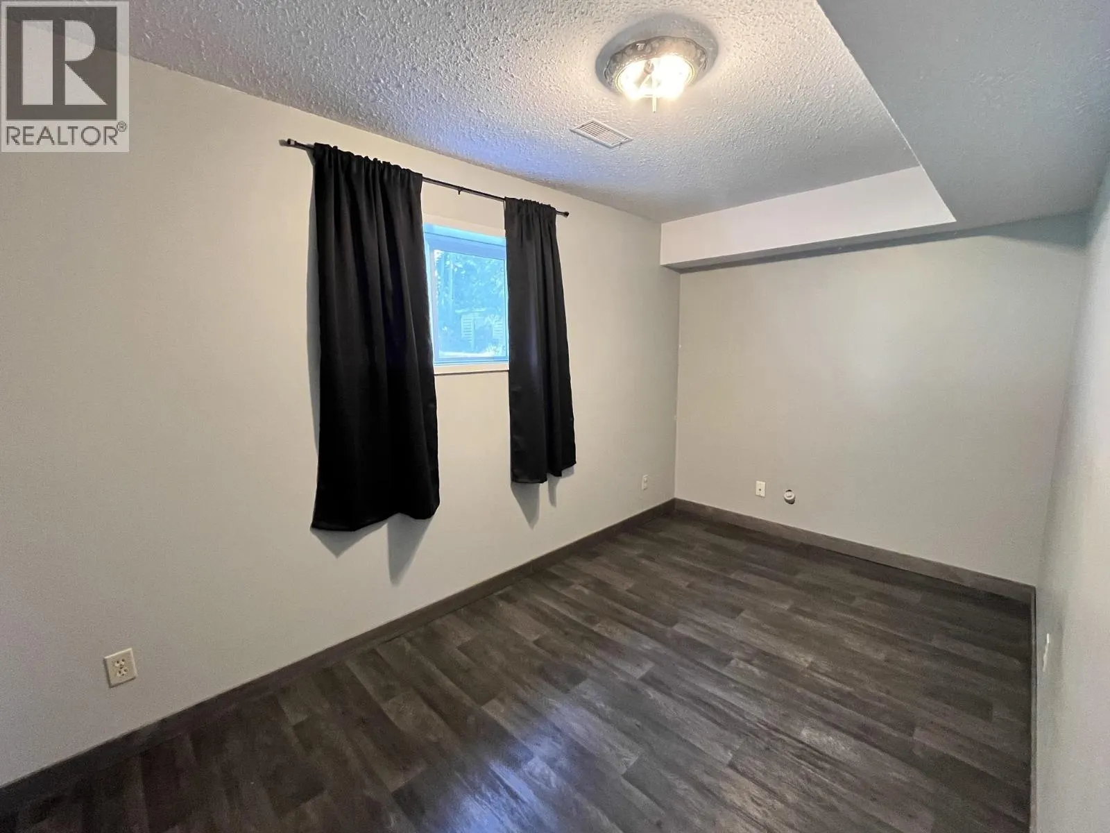 476 THOMPSON ROAD