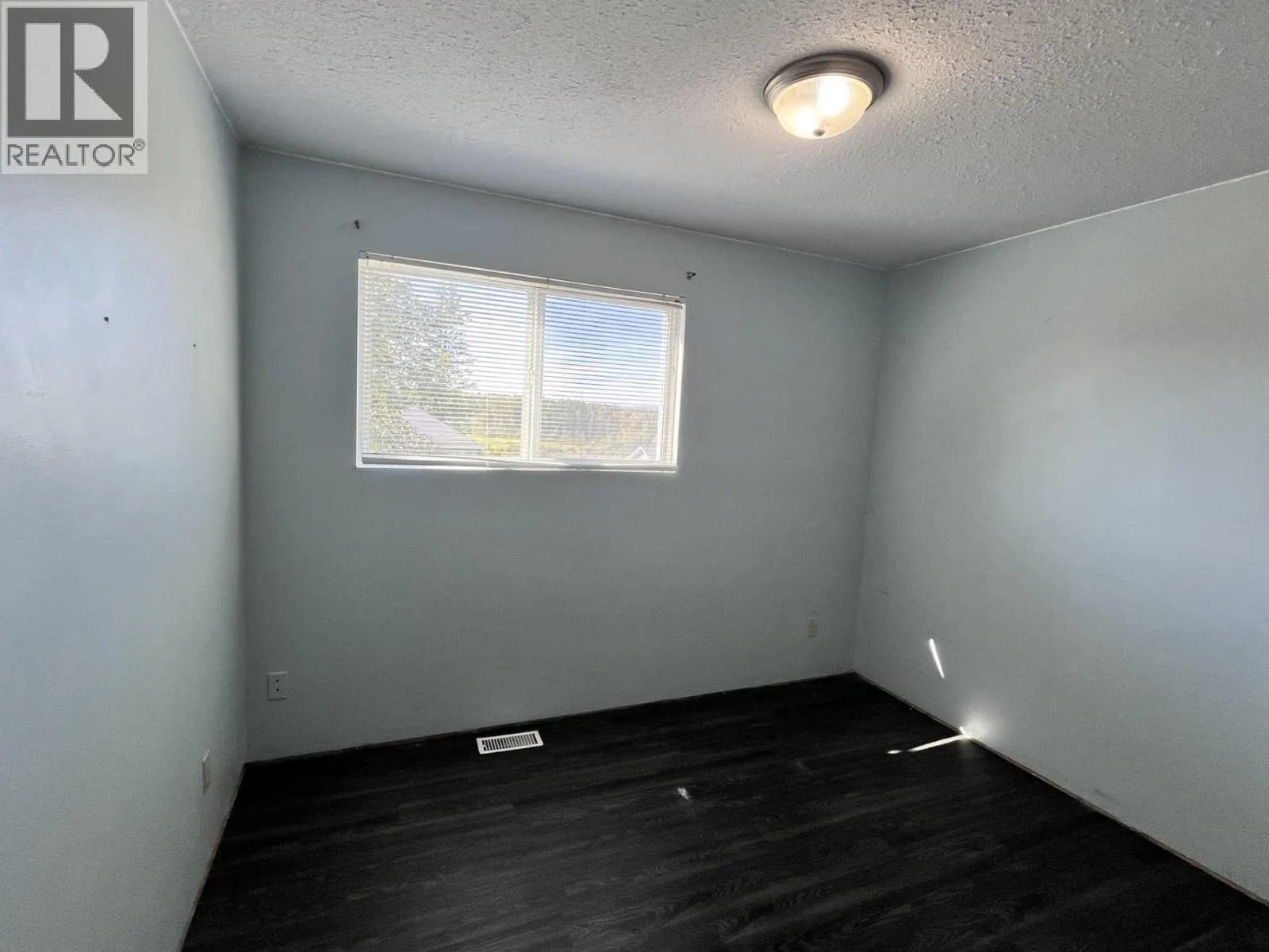 476 THOMPSON ROAD