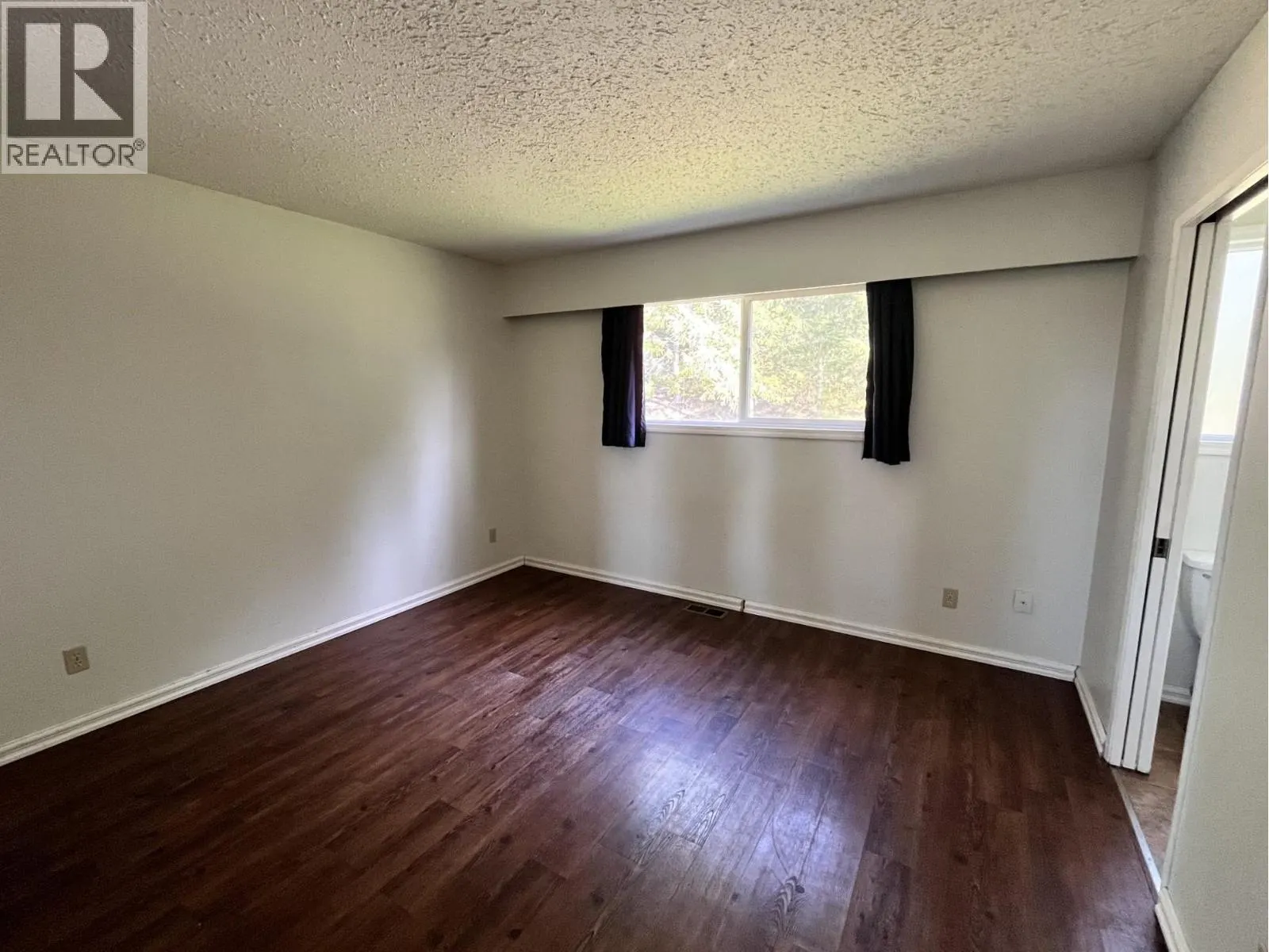 476 THOMPSON ROAD