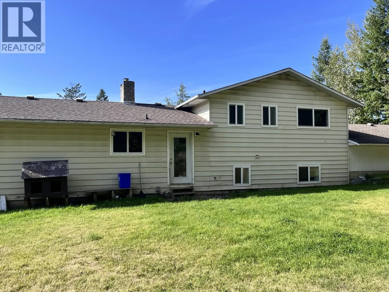 476 THOMPSON ROAD