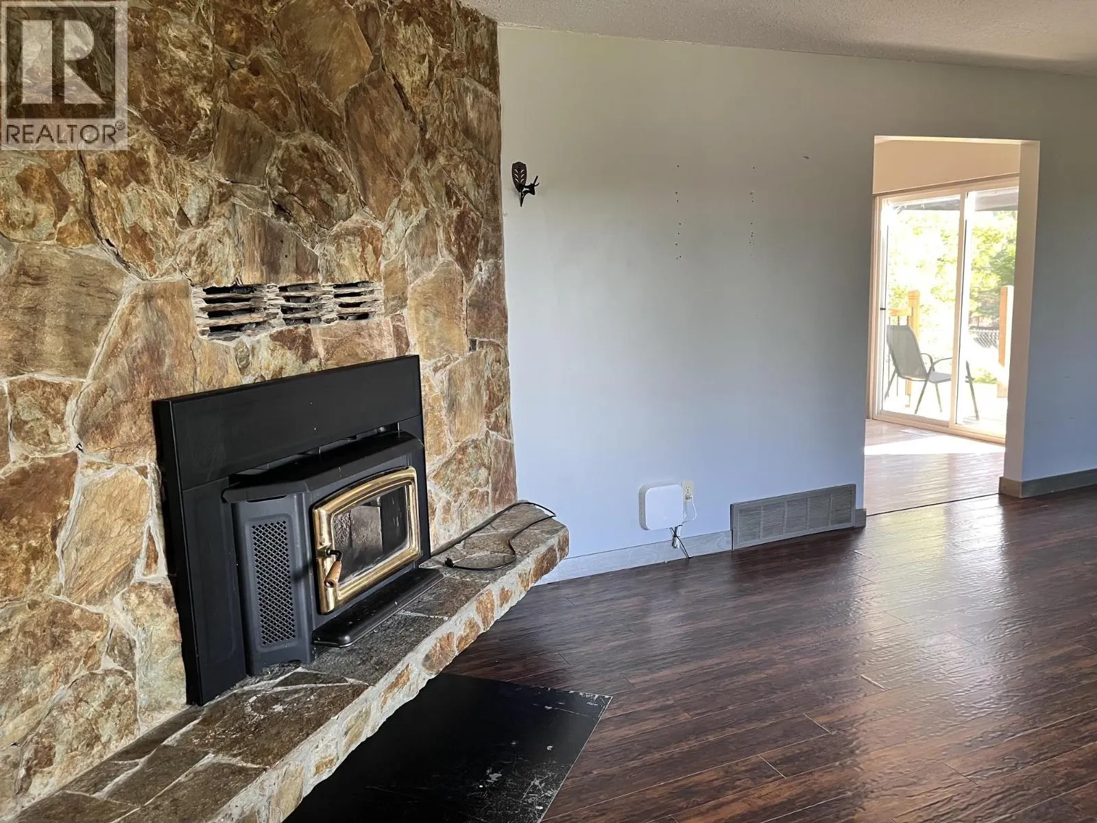 476 THOMPSON ROAD