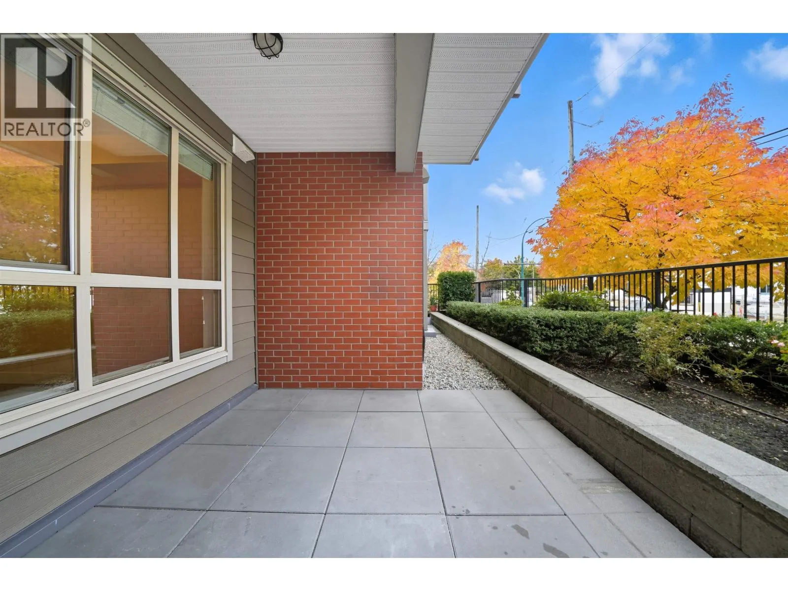 102 2288 WELCHER AVENUE