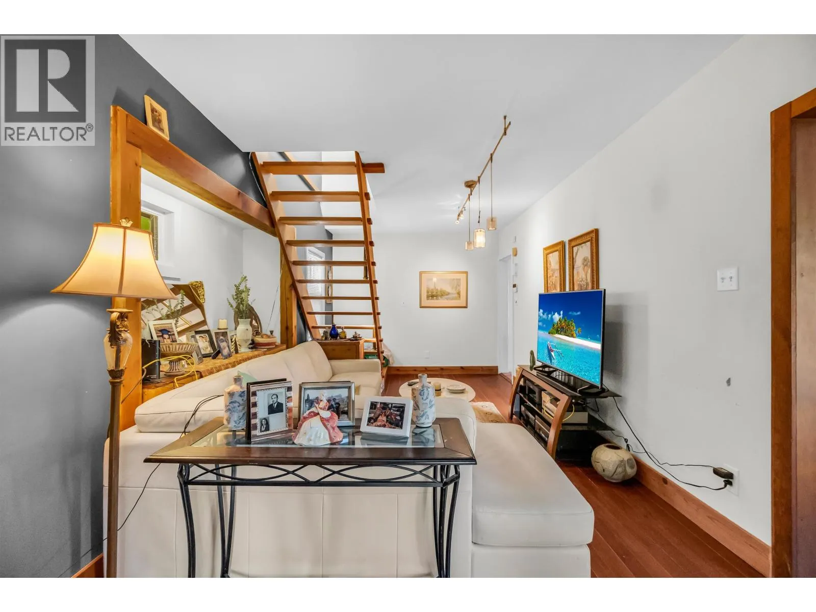 319 E 27TH STREET