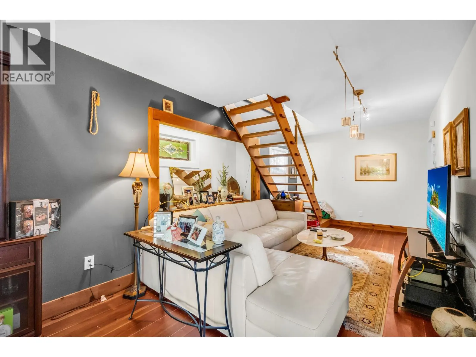 319 E 27TH STREET