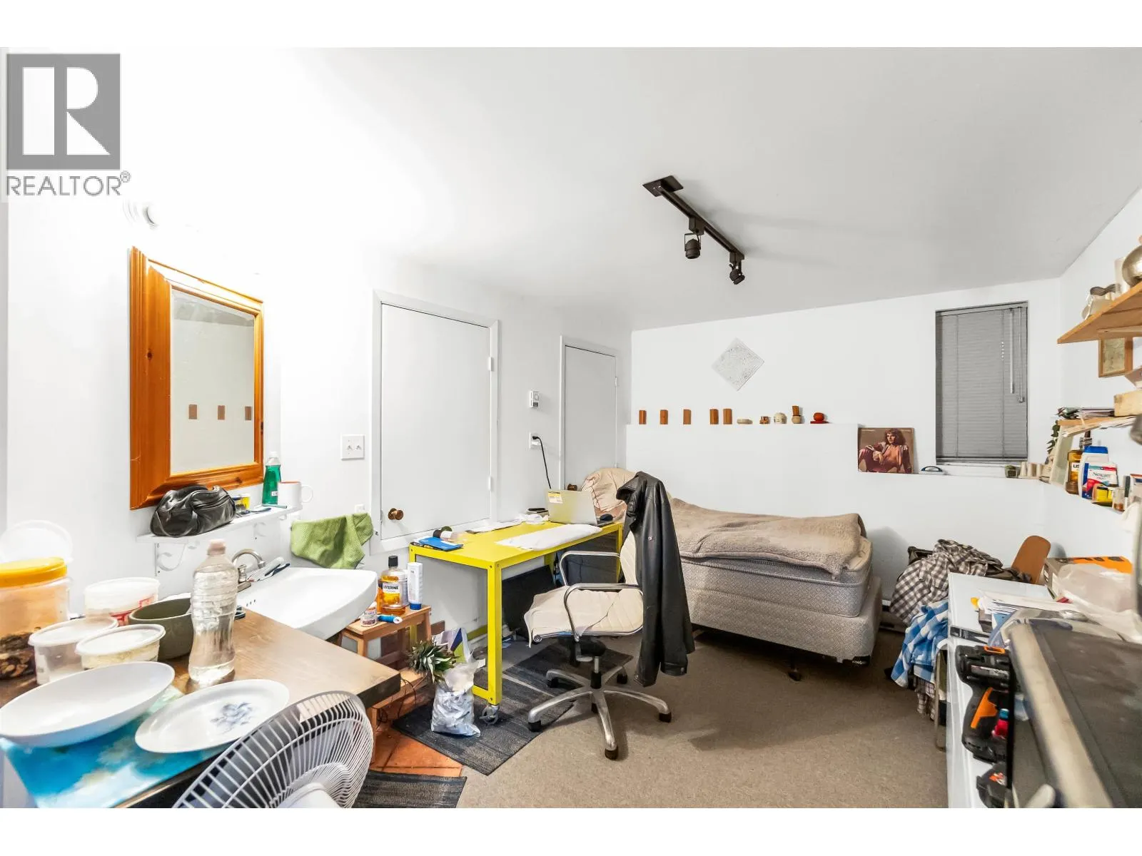 319 E 27TH STREET