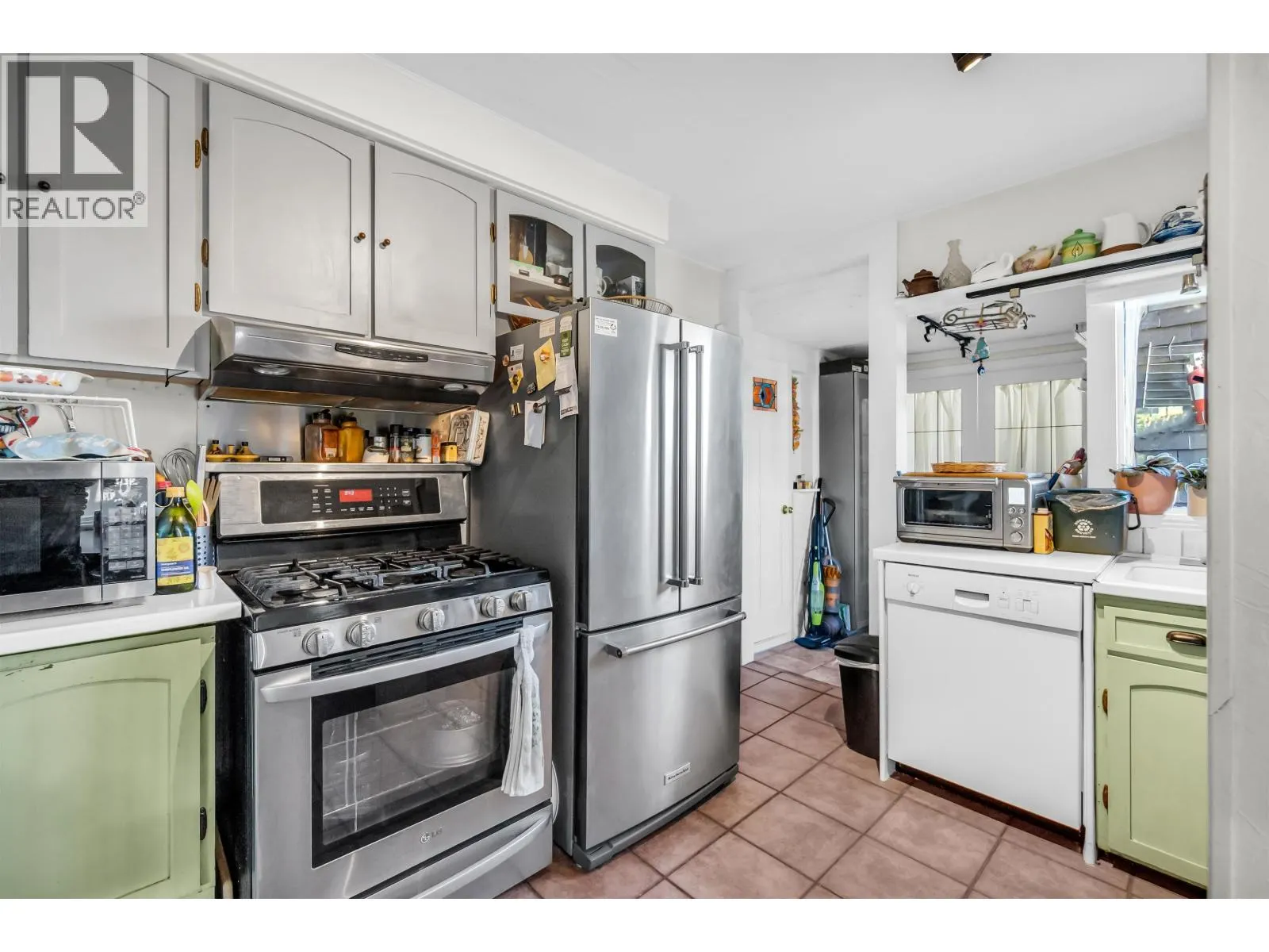 319 E 27TH STREET