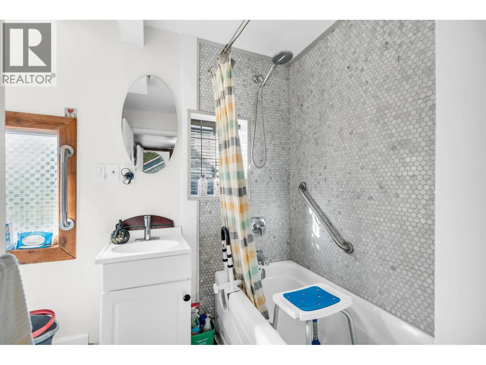 319 E 27TH STREET