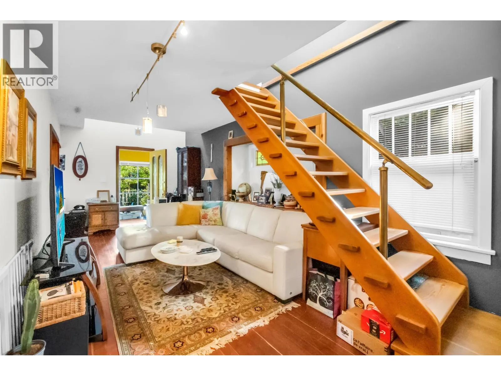 319 E 27TH STREET