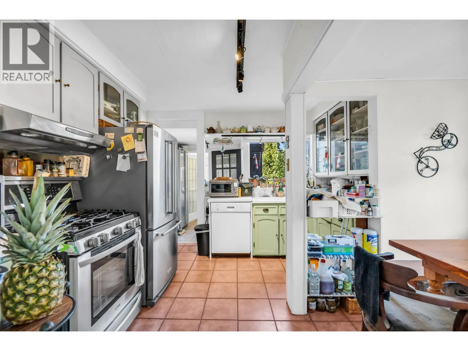 319 E 27TH STREET