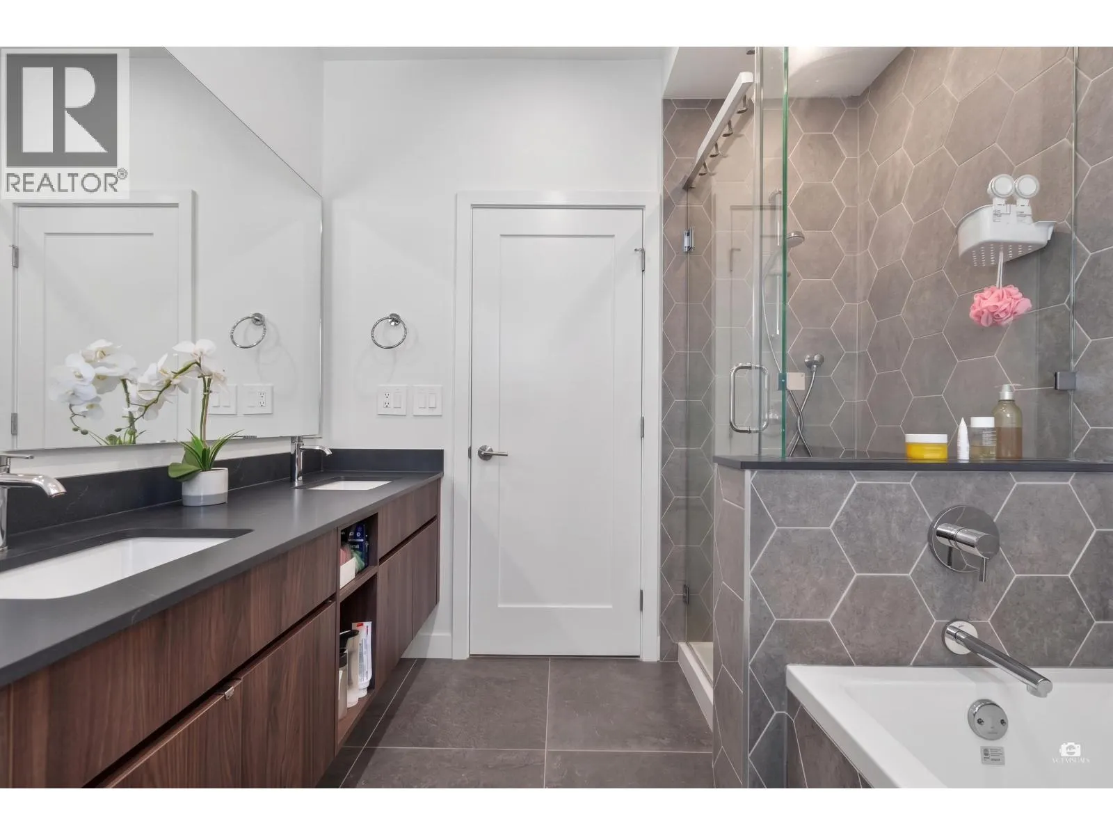 4 7580 NO. 1 ROAD