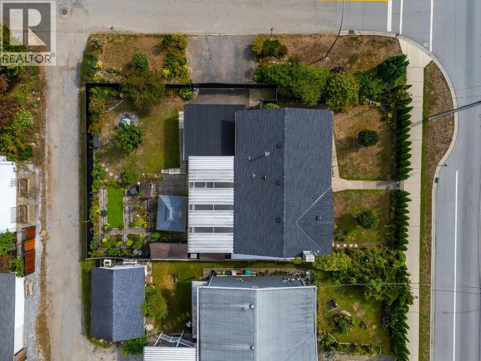 1121 PRAIRIE AVENUE