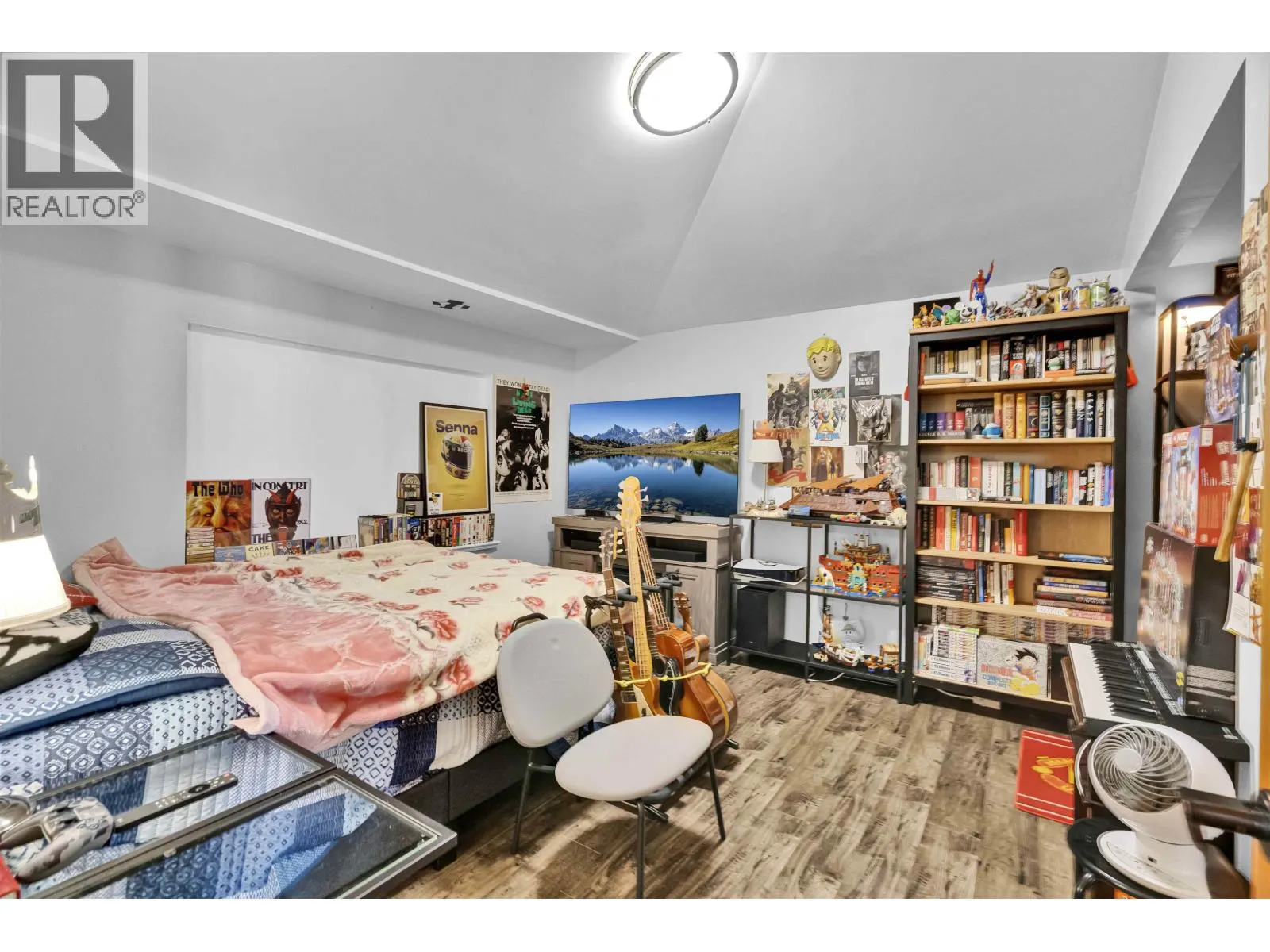 19500 RIVER ROAD