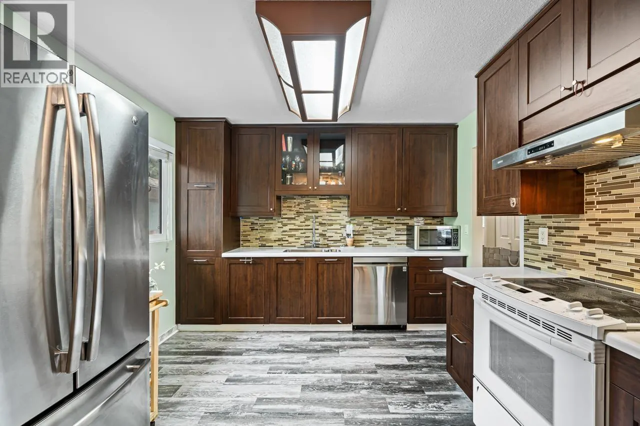 34 2719 ST. MICHAEL STREET