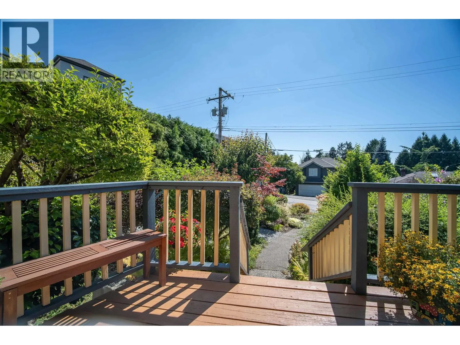 114 W KINGS ROAD