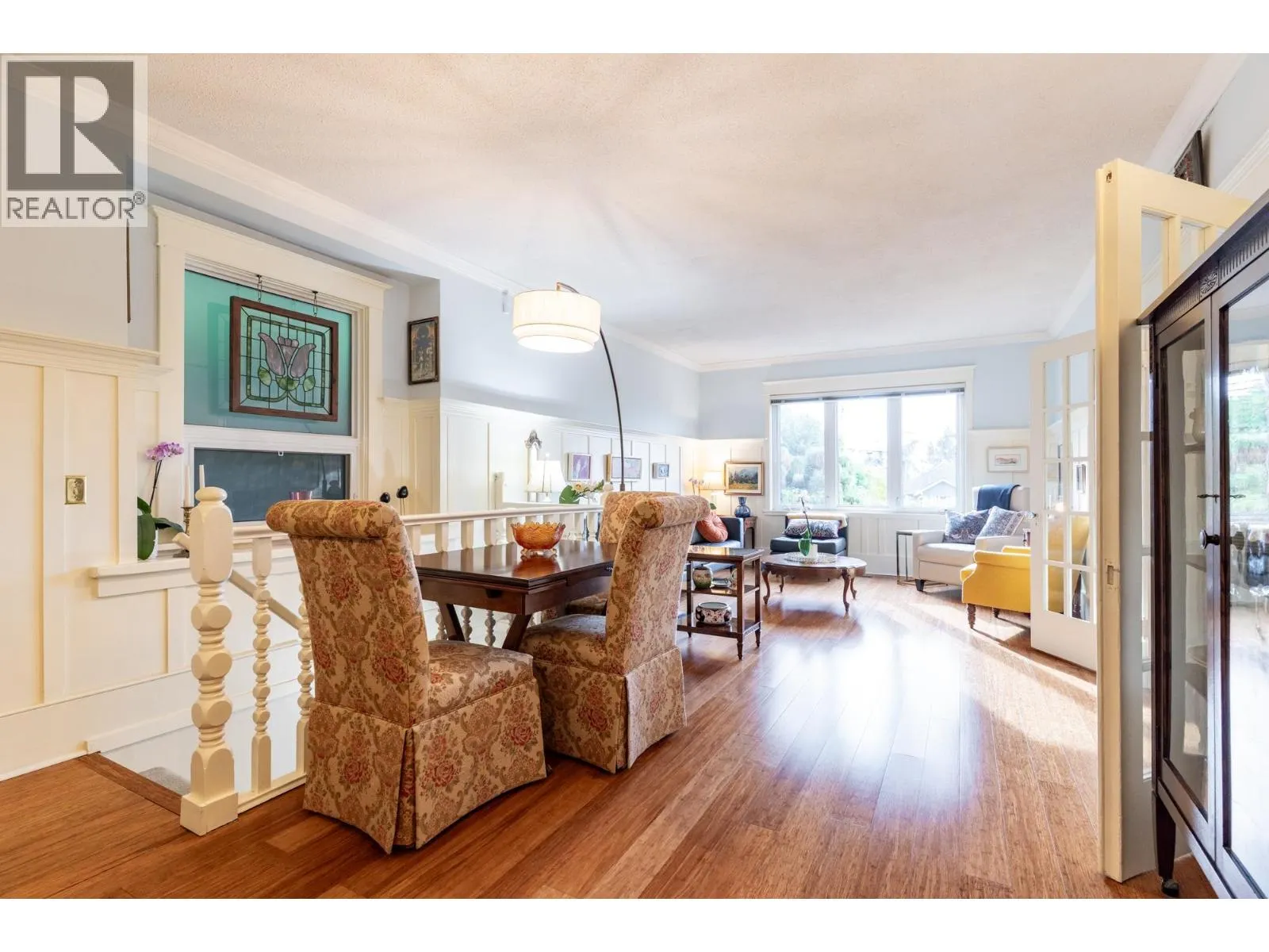 114 W KINGS ROAD