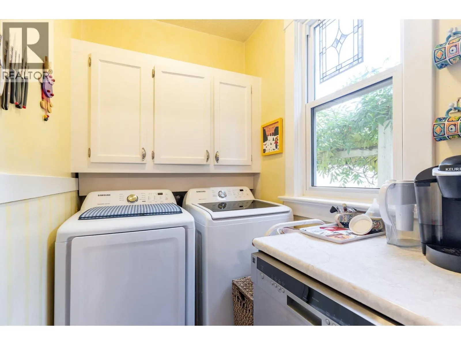 114 W KINGS ROAD