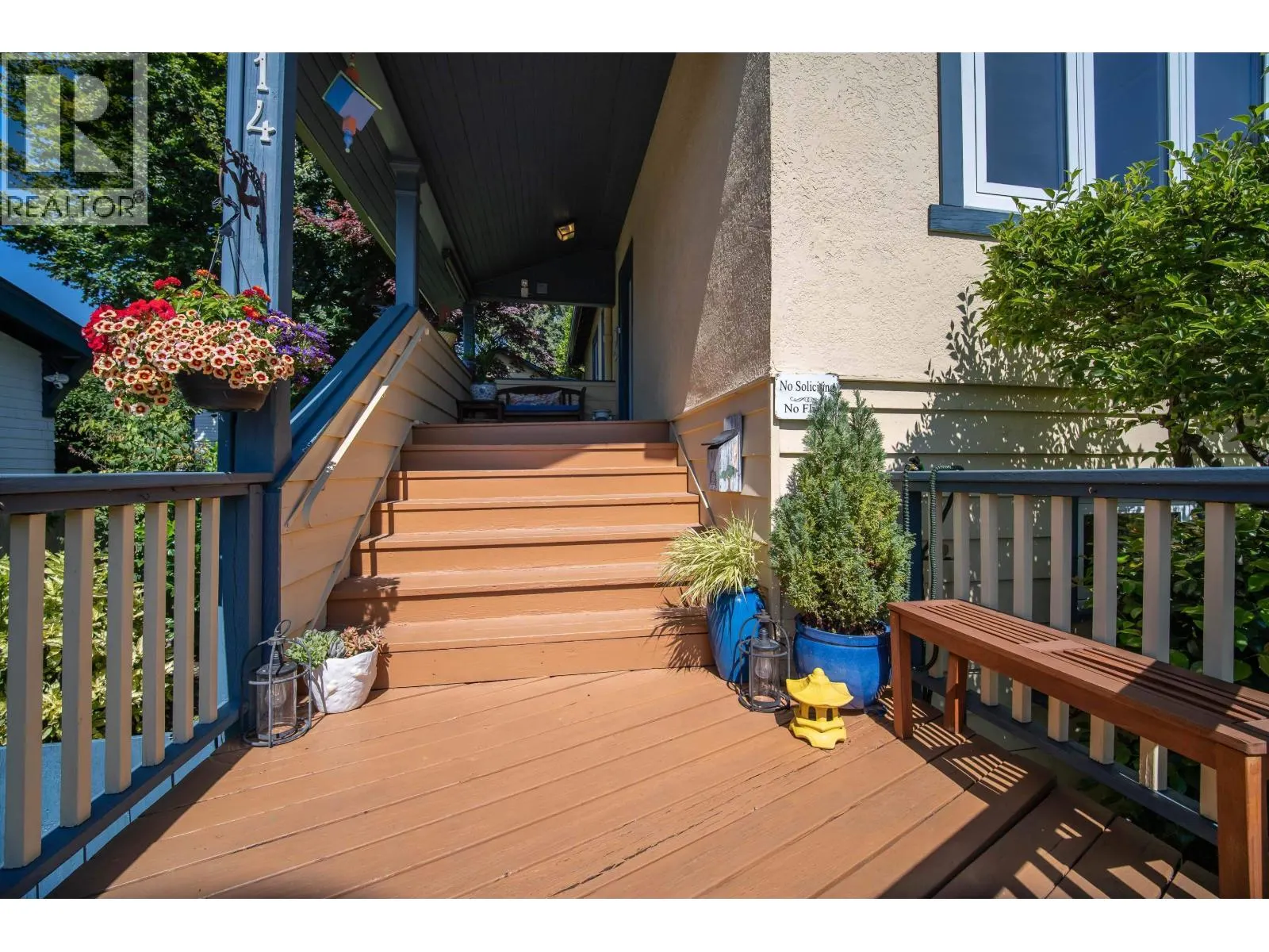 114 W KINGS ROAD
