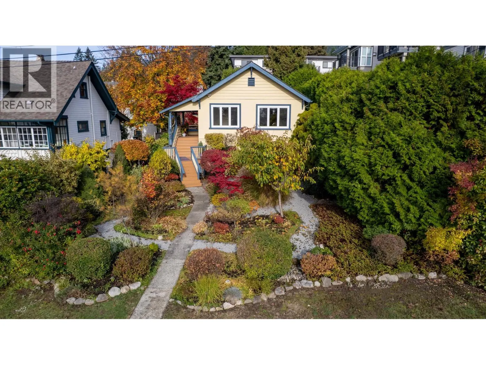 114 W KINGS ROAD