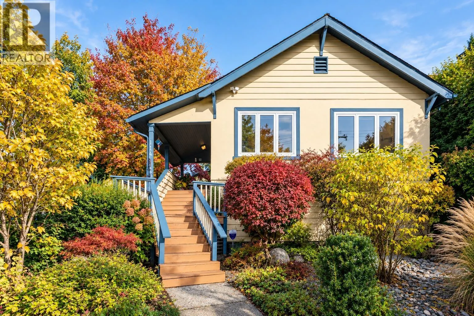114 W KINGS ROAD