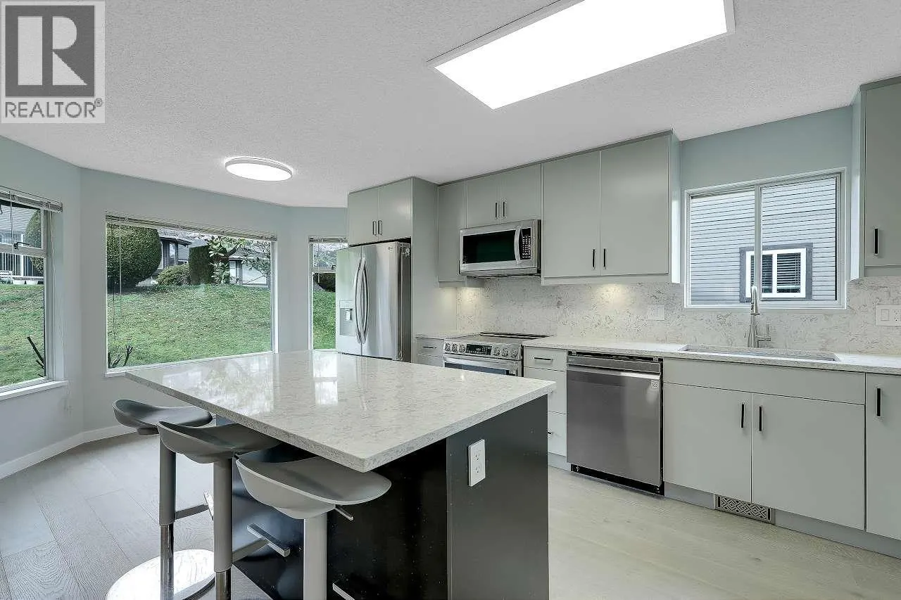 208 1140 CASTLE CRESCENT