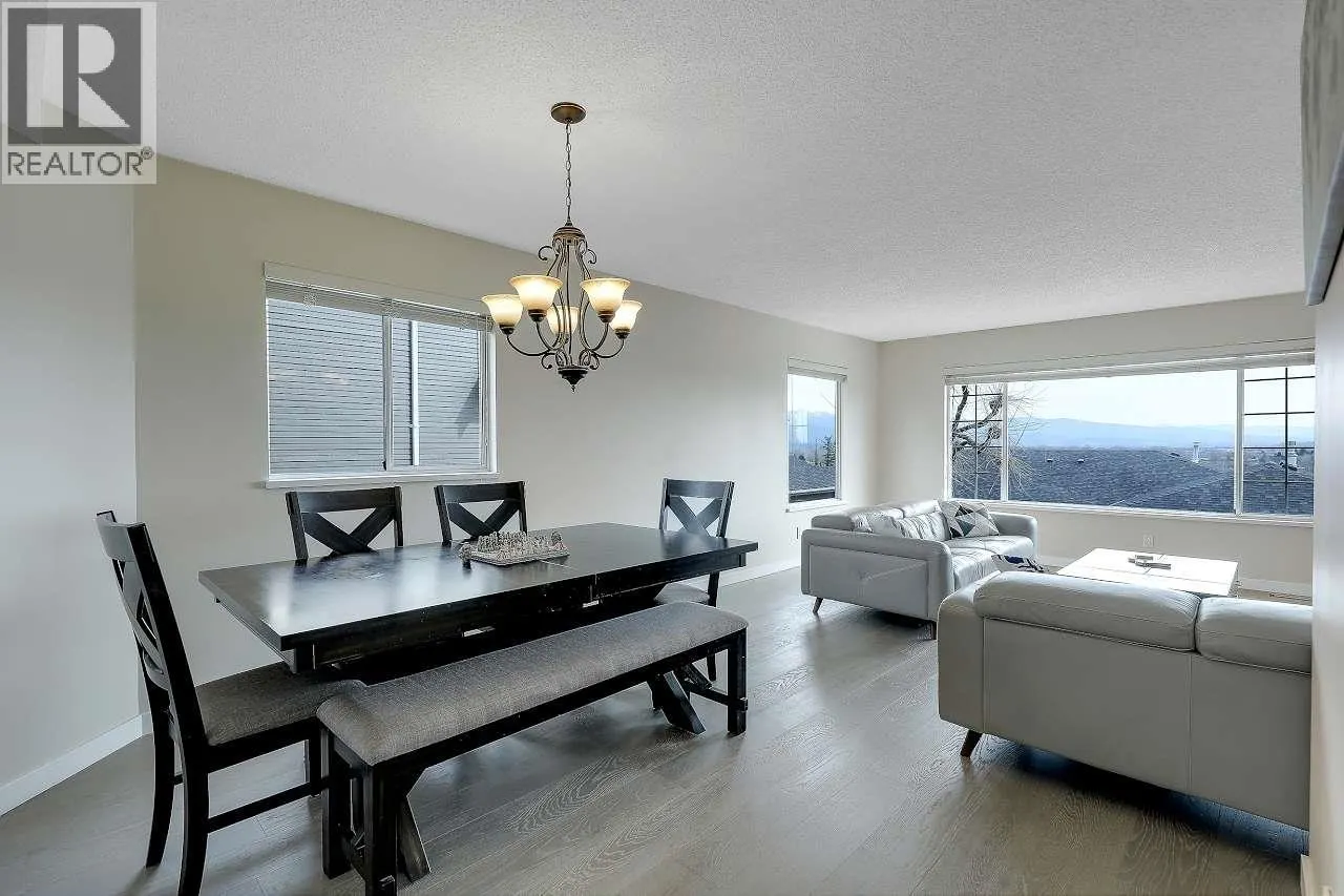 208 1140 CASTLE CRESCENT