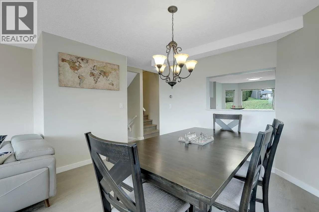 208 1140 CASTLE CRESCENT