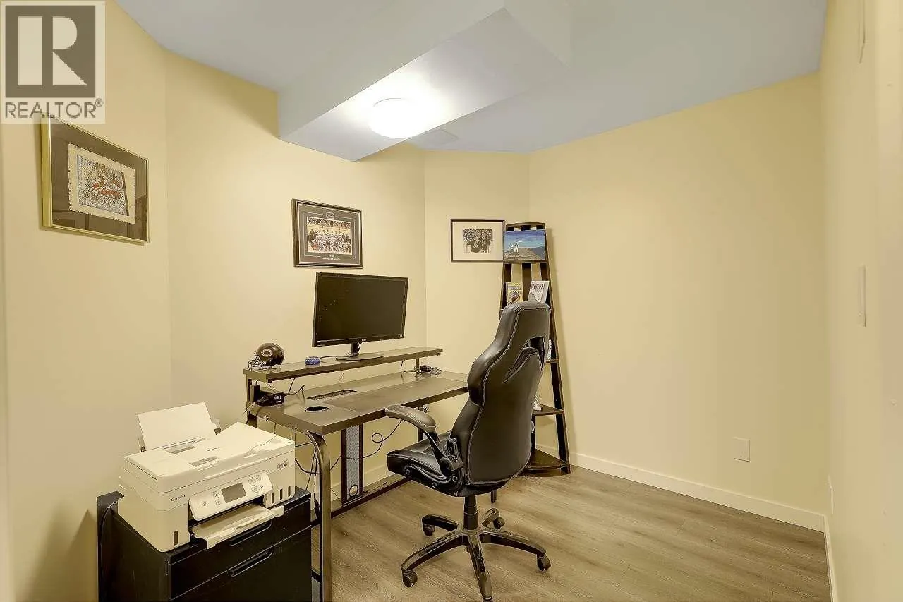 208 1140 CASTLE CRESCENT