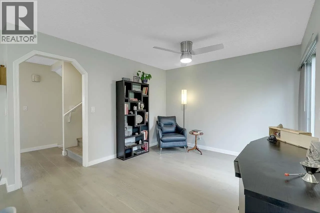 208 1140 CASTLE CRESCENT