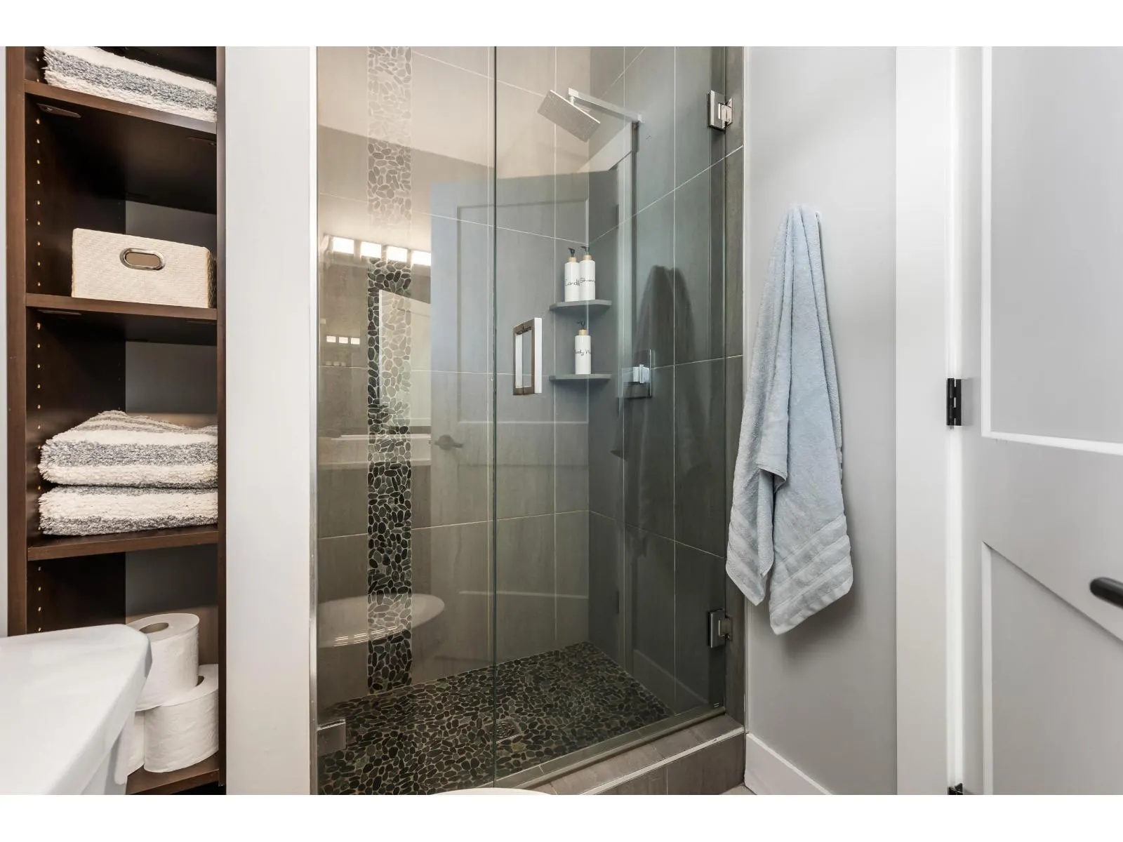 10427 WOODROSE PLACE|Popkum