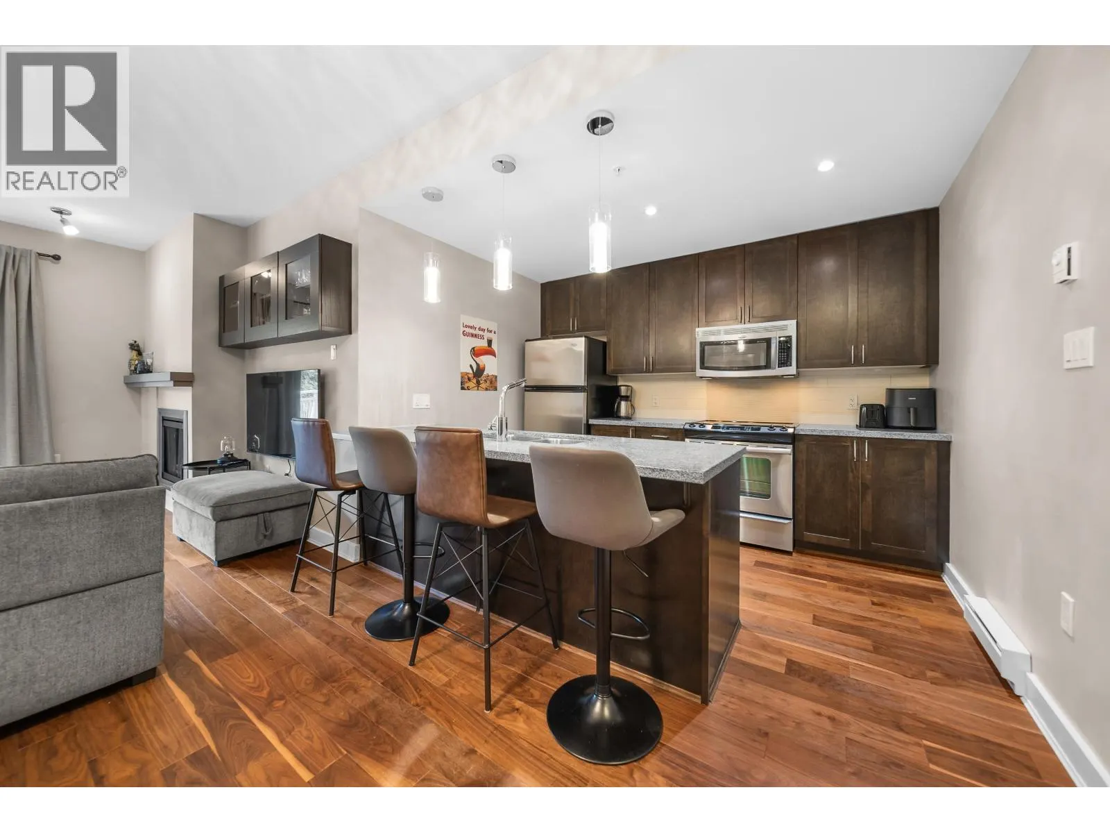 407 2368 MARPOLE AVENUE