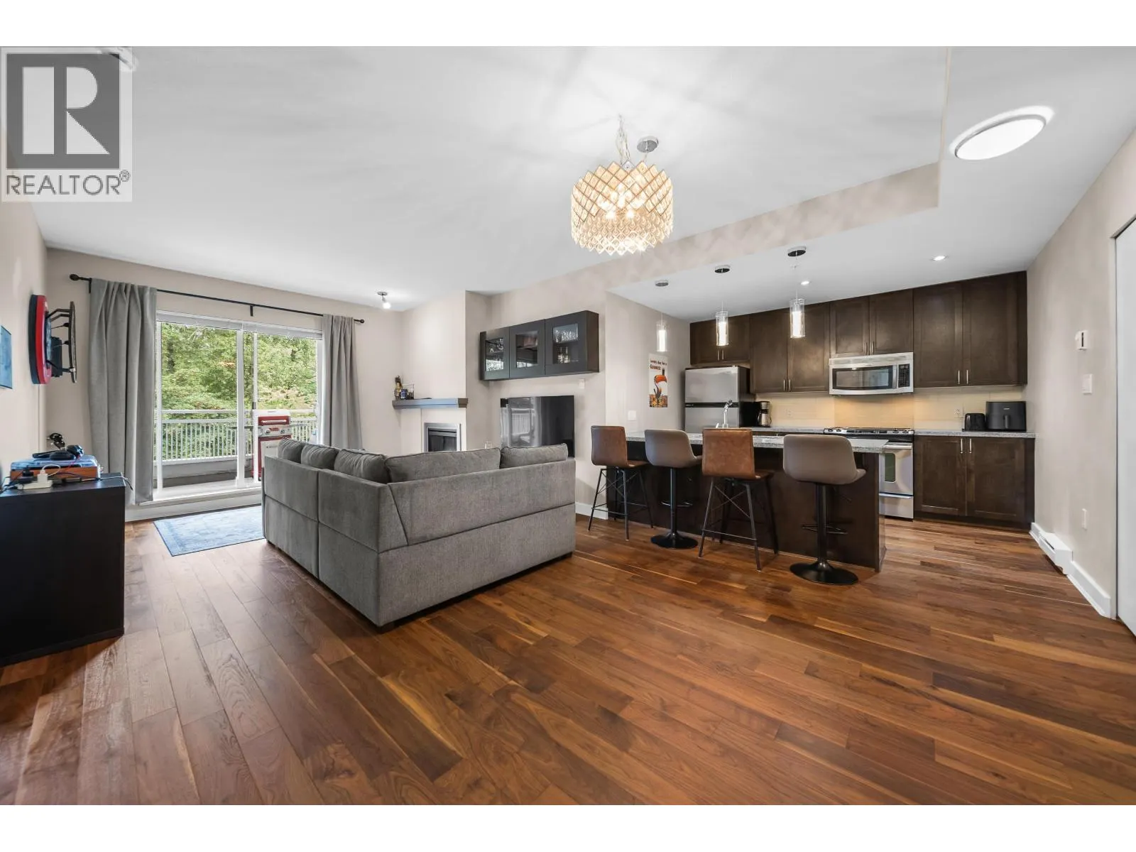 407 2368 MARPOLE AVENUE