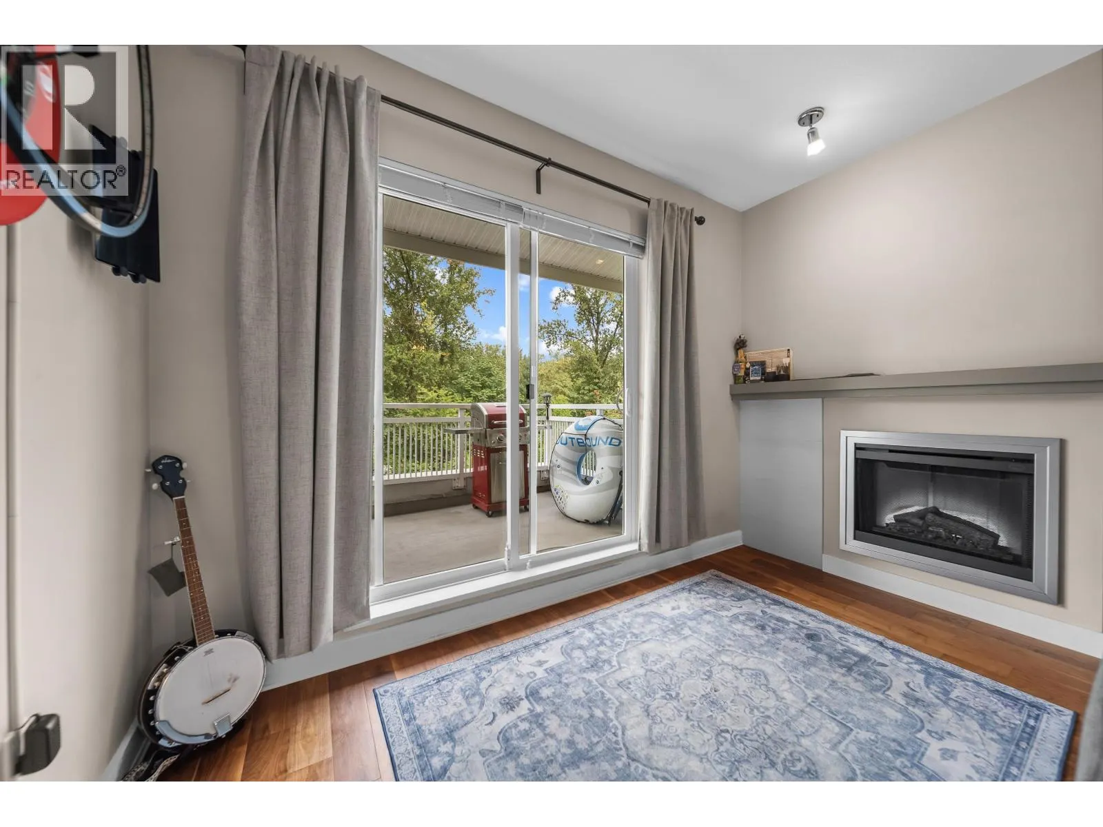407 2368 MARPOLE AVENUE