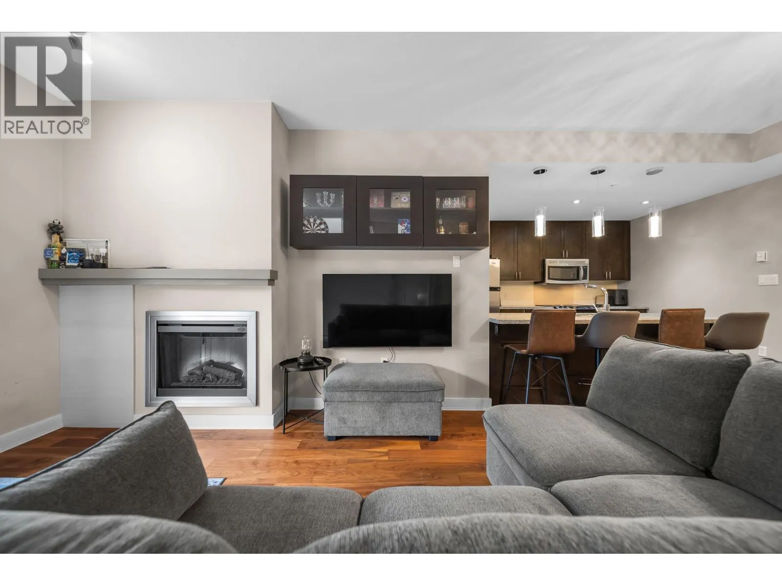 407 2368 MARPOLE AVENUE