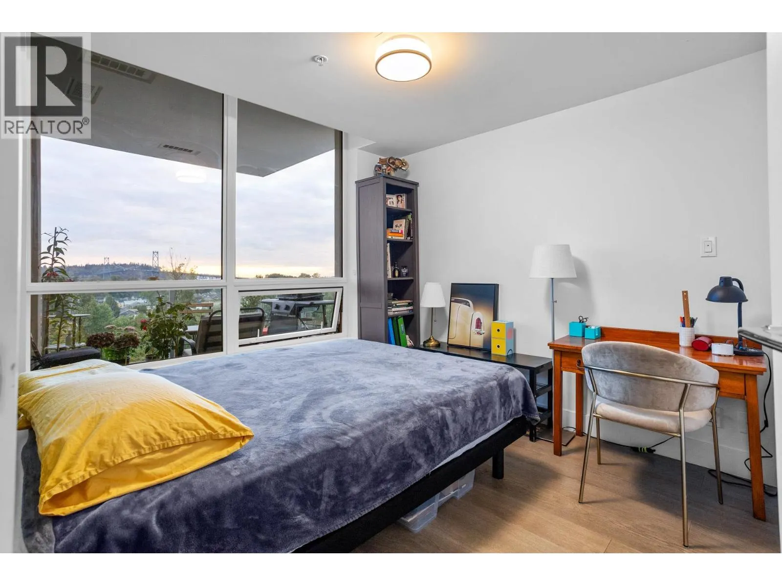 805 1632 LIONS GATE LANE