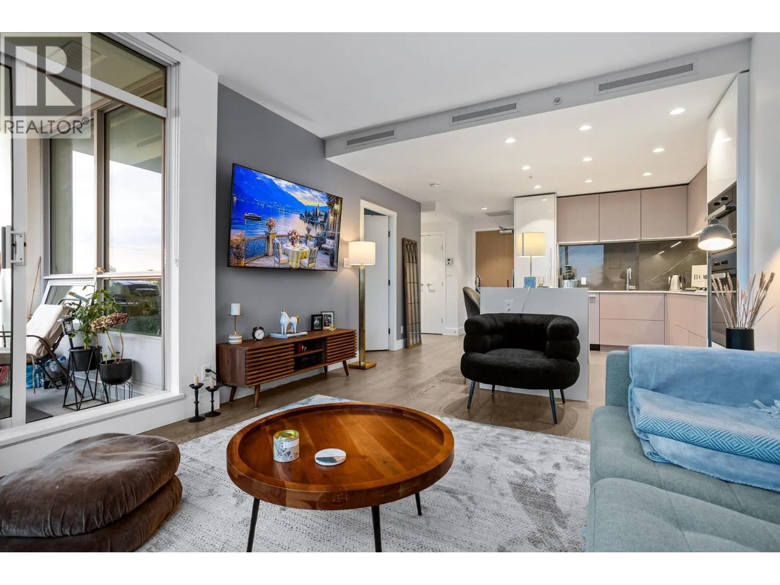805 1632 LIONS GATE LANE
