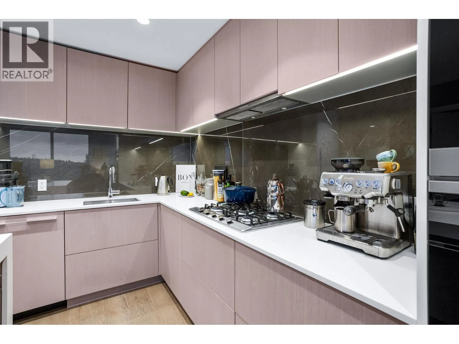 805 1632 LIONS GATE LANE
