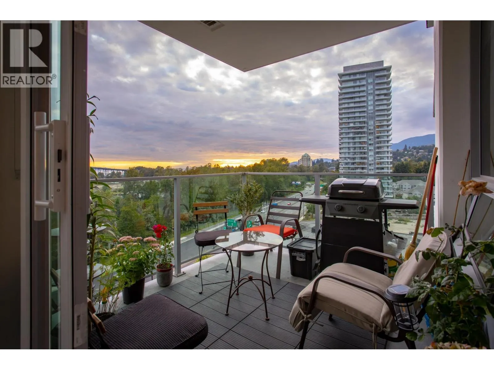 805 1632 LIONS GATE LANE